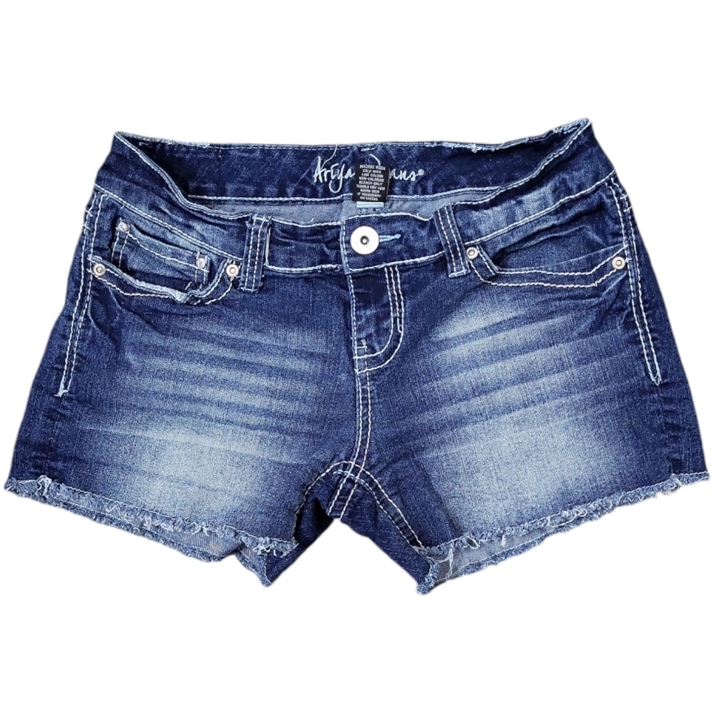 Ariya Women's Jean Shorts Size 5/6 Cut-Off Frayed Medium Wash Embroidered Pocket